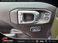 Jeep Wrangler Sport Altitude 2023-14