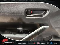 Toyota Corolla Cross LE 2023-14