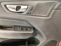 Volvo XC60 B6 R-DESIGN CUIR TOIT PANO NAV 4RM 2022-7