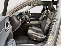 2025 Volvo XC60 B5 PLUS CUIR TOIT PANO NAV 4RM-6