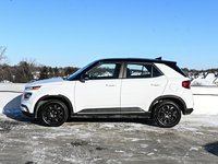 Hyundai Venue Essential 2022-4