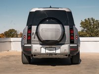 Land Rover Defender SE 2023-5