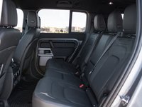 Land Rover Defender SE 2023-3