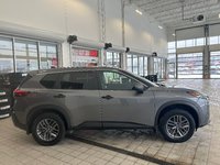 Nissan Rogue S 2022-4