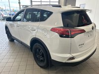Toyota RAV4 LE 2016-6