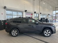 Toyota RAV4 LE 2019-4