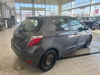 Toyota Yaris LE 2012-5
