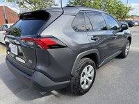 Toyota RAV4 LE AWD 2020-5