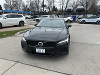 2025 Volvo S60 Plug-In Hybrid Ultra Dark Theme-3