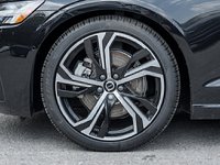 2024 Volvo S60 Plus Dark Theme-3