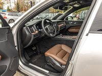 2025 Volvo XC60 Plus Dark Theme-6