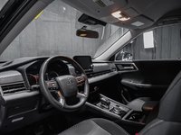 2024 Mitsubishi Outlander ES-6