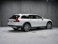 2026 Volvo V90 Cross Country Ultra-3