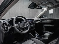 Volvo XC40 Plus (Dark Theme) 2026-6