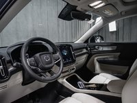 Volvo XC40 Plus (Dark Theme) 2026-6