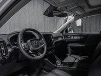 Volvo XC40 Plus (Dark Theme) 2026-6