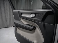 Volvo XC40 Plus (Dark Theme) 2026-7