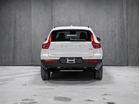 Volvo XC40 Plus (Dark Theme) 2026-3