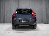 Volvo XC40 Core Dark Theme 2026-3