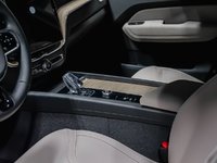 2026 Volvo XC60 Plus-7