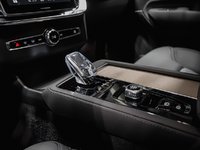 Volvo XC90 Plug-in hybrid Plus 7-Seater (Bright Theme) 2026-7