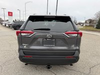 Toyota RAV4 LE 2019-6