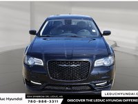 2023 Chrysler 300 Touring-1