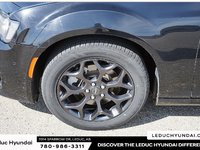 2023 Chrysler 300 Touring-7