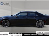 2023 Chrysler 300 Touring-4