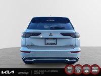 2025 Mitsubishi Outlander LE-2