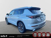 2025 Mitsubishi Outlander LE-3