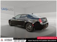 2023 Chrysler 300 Touring-3