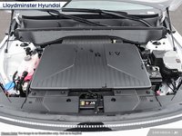 2025 Hyundai KONA ELECTRIC Preferred w/Ultimate Package-5