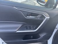 Toyota RAV4 XLE 2021-3