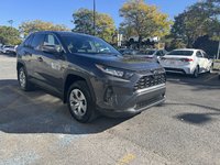 Toyota RAV4 LE 2022-6