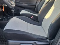 2013 Toyota Yaris LE-7