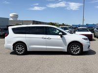 2023 Chrysler Pacifica Touring-L-7