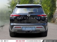 2026 Nissan Pathfinder Platinum Captains Chair-4