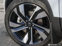 2026 Volvo XC40 Plus (Dark Theme)-5