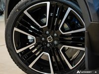 2026 Volvo XC40 Plus (Dark Theme)-5