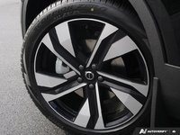 2026 Volvo XC40 Plus (Dark Theme)-5