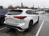 2023 Toyota Highlander XSE-2
