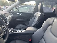 2025 Volvo XC60 Plug-In Hybrid Plus | Climate Package | Foldable Hitch-2