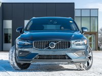 Volvo V60 Cross Country B5 AWD Plus  CPO RATE fr 3.49%*  STATION WAGON 2025-1
