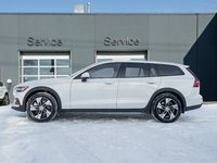 Volvo V60 Cross Country B5 AWD PLUS  ISD 5th Aug 2025  CPO RATE FROM 3.49% 2025-2