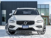 Volvo V60 Cross Country B5 AWD PLUS  19 ALLOY WHEELS  CLIMATE PACK  CPO 2025-1