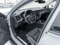 2025 Volvo V60 Cross Country B5 AWD Plus  19 ALLOY WHEELS  LOW KM  CPO-6