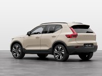 2025 Volvo XC40 B5 AWD Plus Dark Theme-1