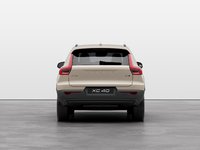 2025 Volvo XC40 B5 AWD Plus Dark Theme-3