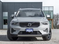 2025 Volvo XC40 B5 AWD Core Bright Theme  LIKE NEW  VOLVO CPO-1